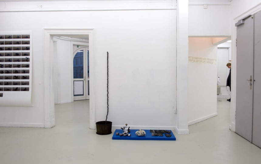 Kunstværker i udstillingsrummet i Q